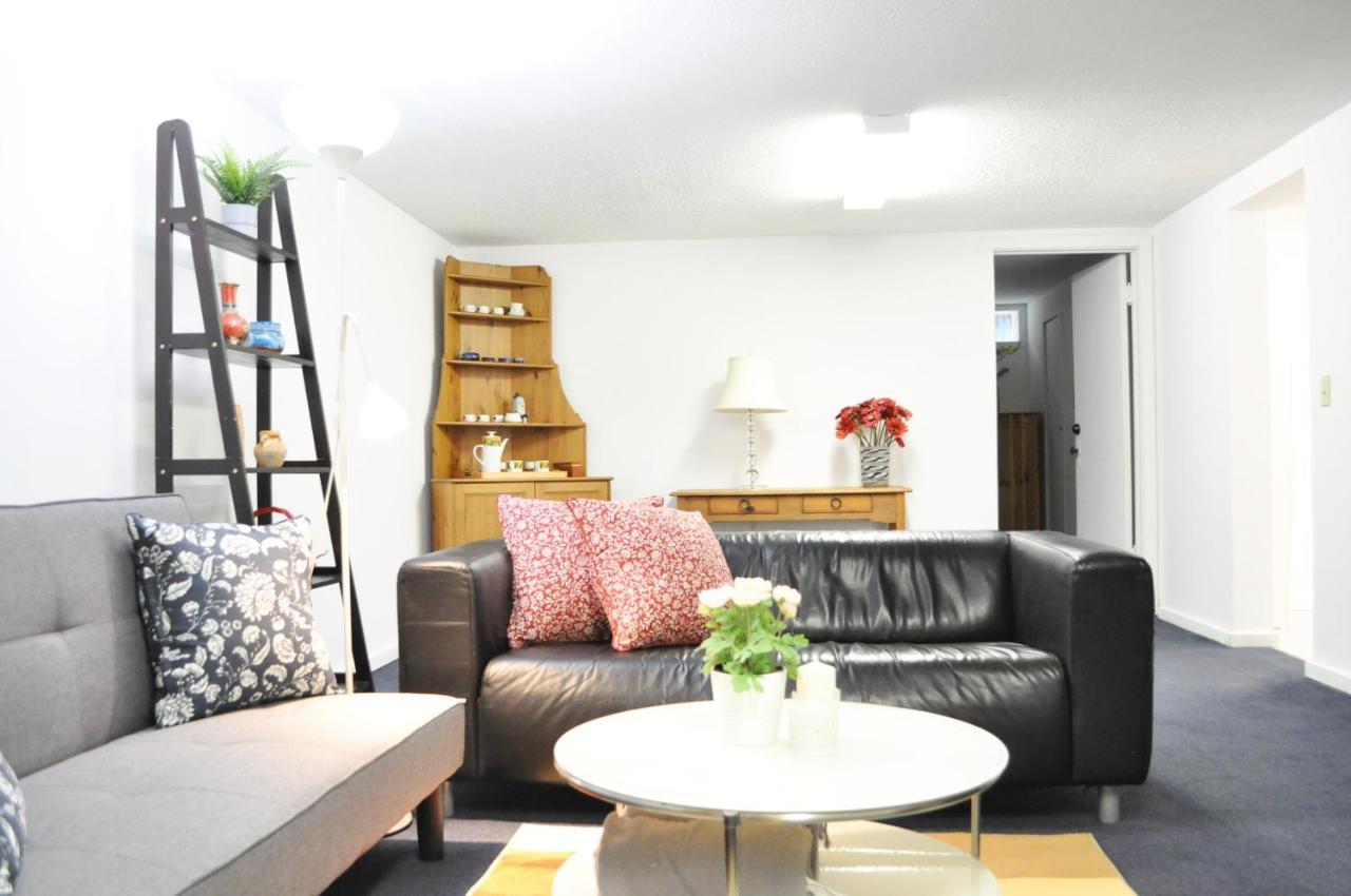 Spacious 2 Bedroom Private Basement Suite In Lynn Canyon North Vancouver Luaran gambar